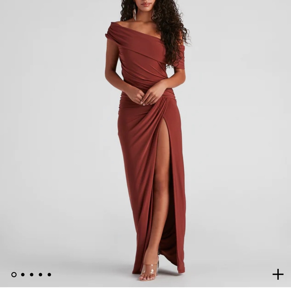 Red brown dress/gown